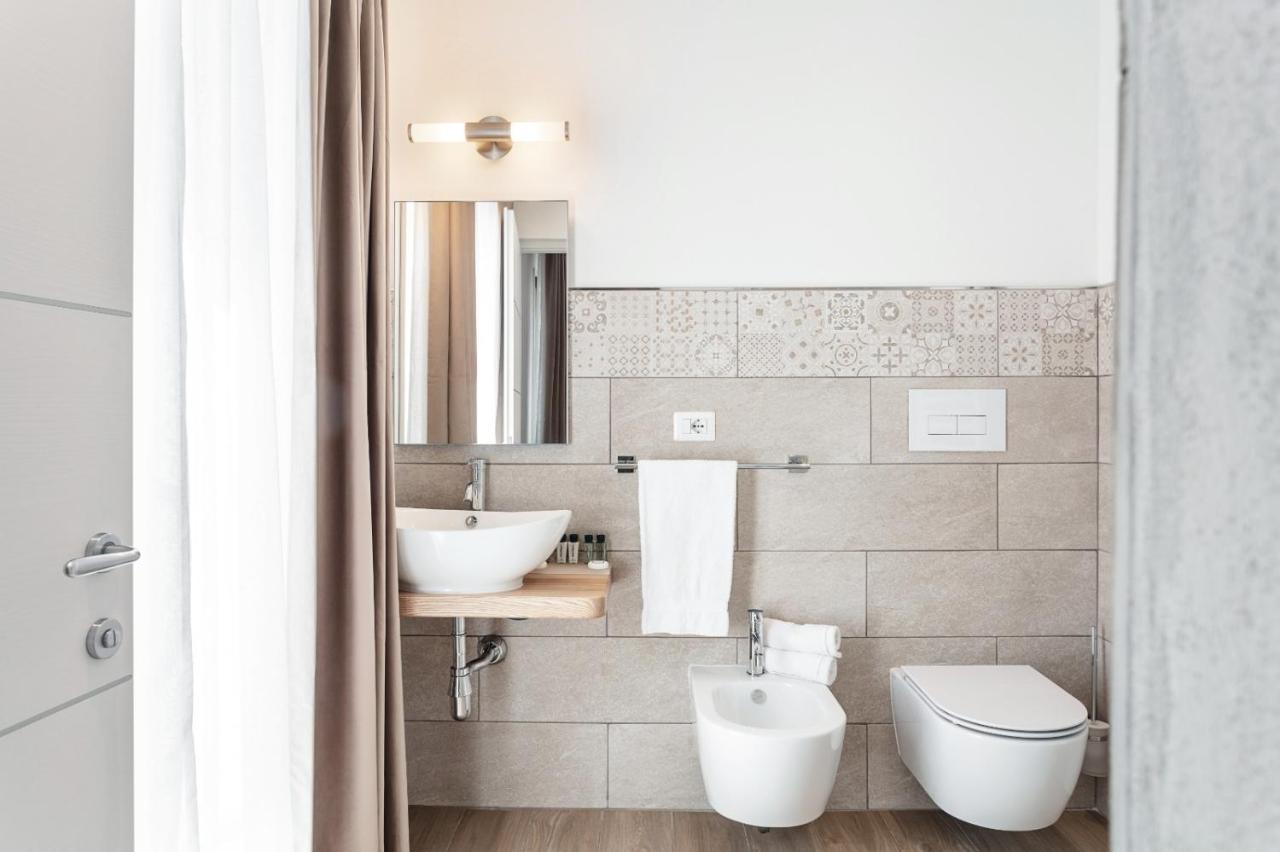 Lungomare Rooms Olbia Ngoại thất bức ảnh
